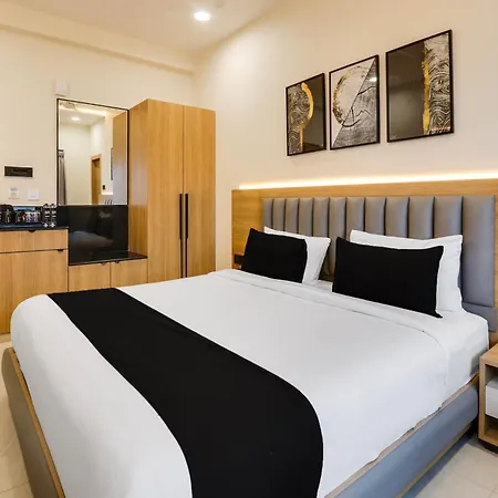 El De Empire Suites Near Delhi Airport